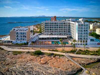 5a07655516fd881e96e0dcb0807713e43c9e3961 hotel romantic  small