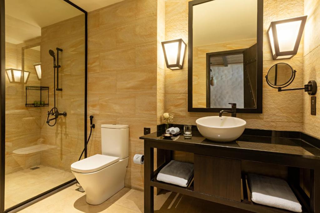 atana-musandam twin room bathroom