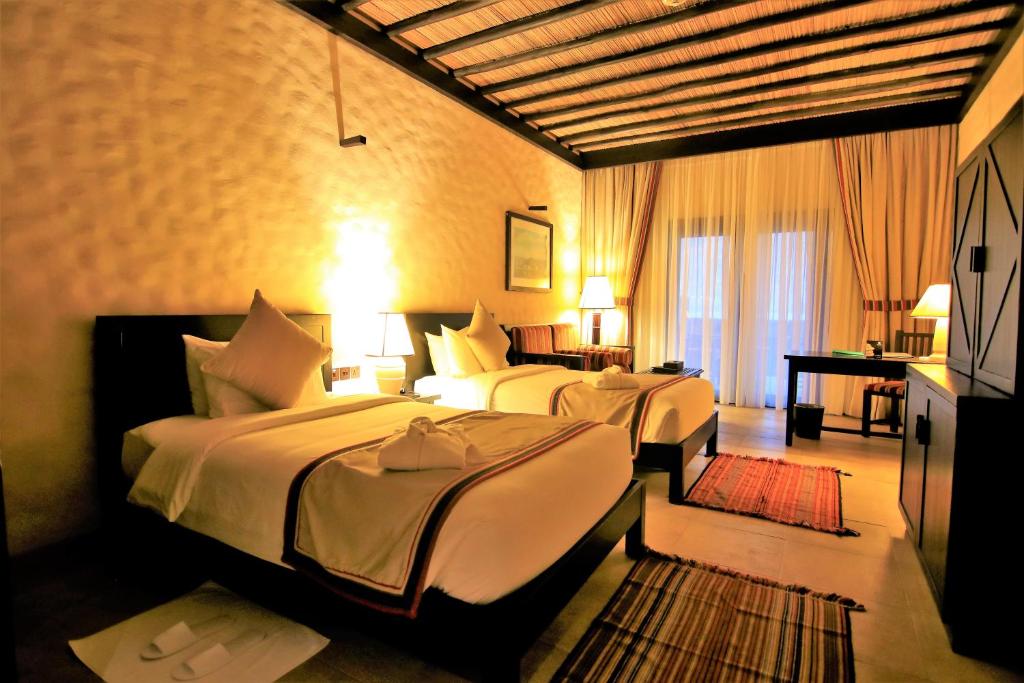atana-musandam twin room