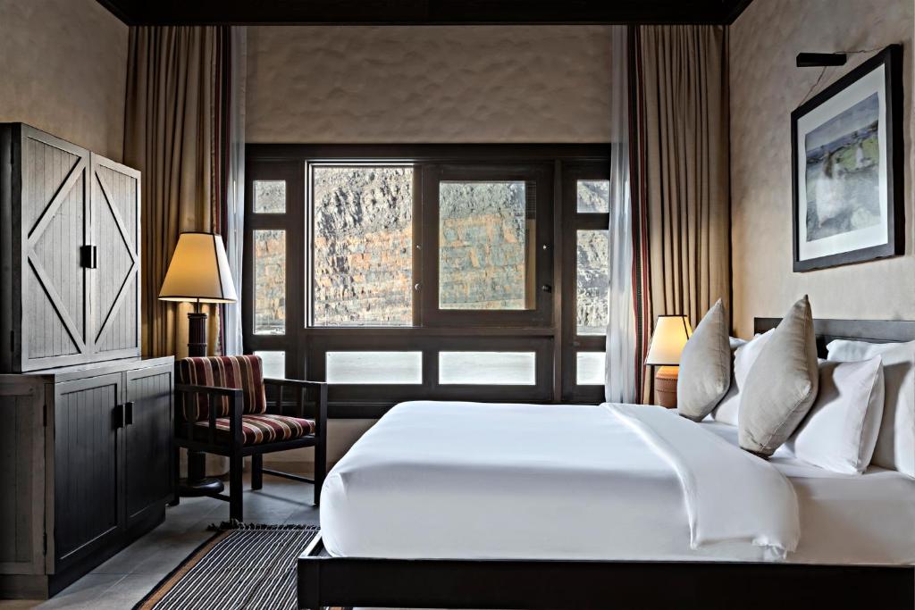 atana-musandam double room bathroom