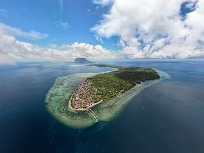 Sulawesi explorer island