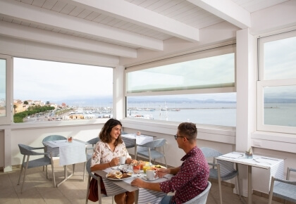 Hotel Riviera Dining Area