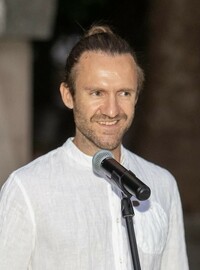 4a14bb4b91685a986e291cdf731cf07caeb97321 uploads 2funprocessed 2f1772127227860 2rv8f0p4gsl 52867497eb590b0e1da07185f474c585 2fimg 6700 portrait